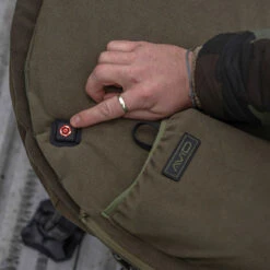 Avid Carp Benchmark ThermaTech Heated Mattress Standard -FIS Hengels Winkel 27a50964ee356d5f