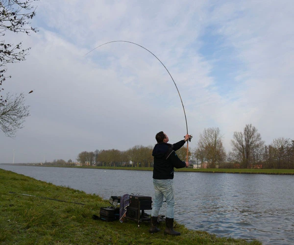 Cresta Identity Pro Tolerance Feeder 360 1 Cresta Identity Pro Tolerance Feeder 360