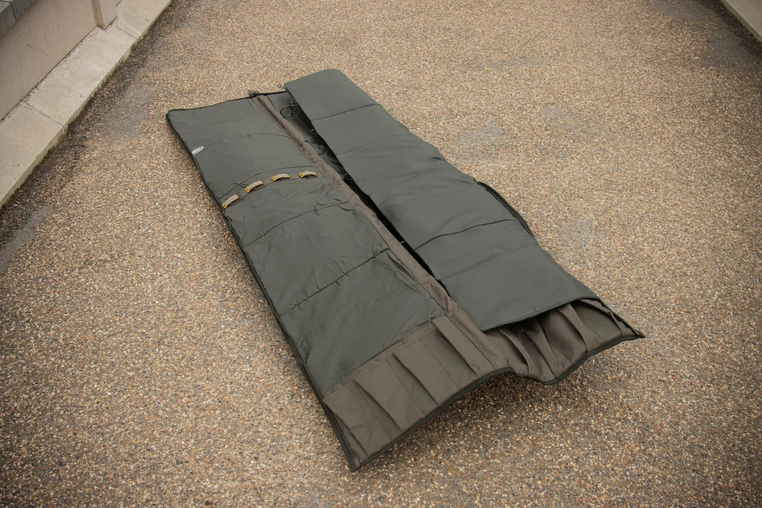 Solar Undercover Green Rod Holdall 4 Rod 13ft 3 Solar Undercover Green Rod Holdall 4 Rod 13ft - Afbeelding 3