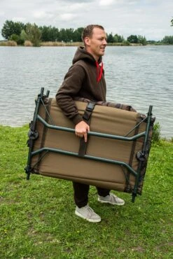 Ultimate Bedchair Deluxe Camo 33 Ultimate Bedchair Deluxe Camo -FIS Hengels Winkel 5ebacf6a83b9c4ac